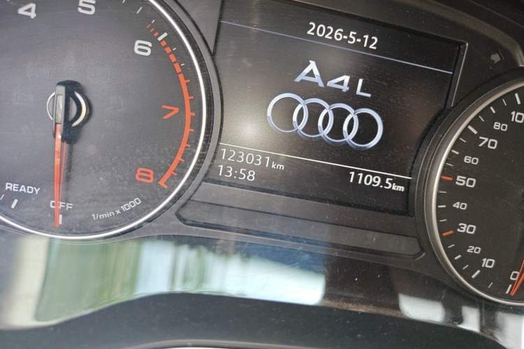 Used Audi A4L 2017 40 TFSI Ambition Edition Odometer Close Up