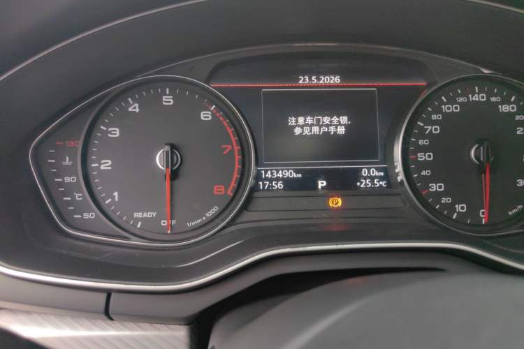 Used Audi A4L 2017 40 TFSI Fashion Model Odometer Close Up