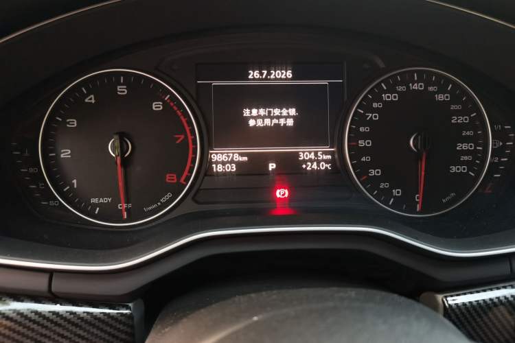 Used Audi A4L 2017 Plus 40 TFSI Ambition Model Odometer Close Up