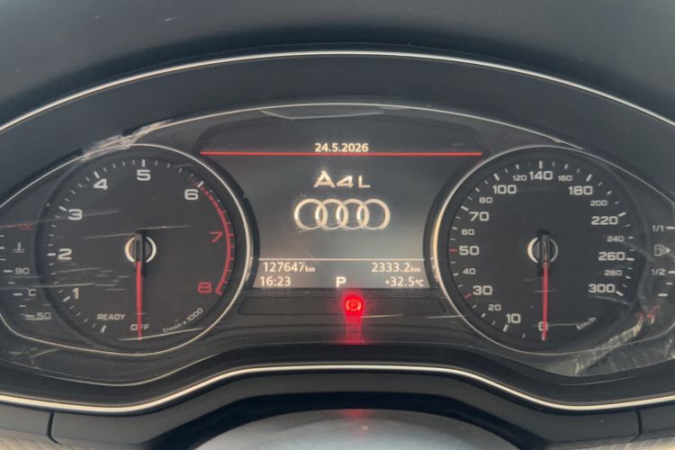 Used Audi A4L 2017 Plus 40 TFSI Fashion Model Odometer Close Up