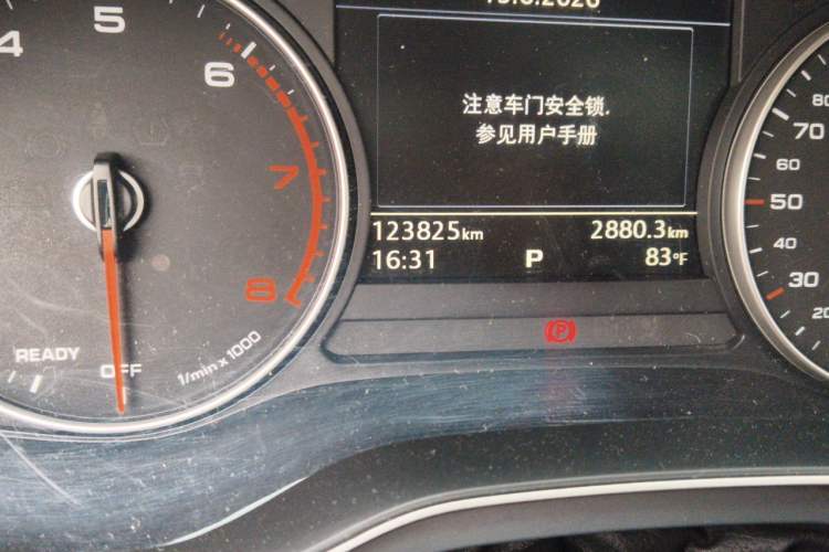 Used Audi A4L 2017 40 TFSI Ambition Edition Odometer Close Up
