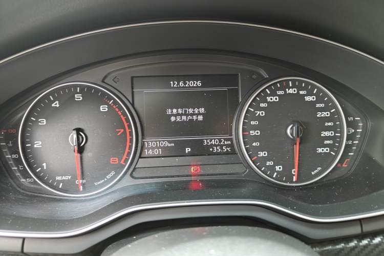 Used Audi A4L 2017 40 TFSI Ambition Edition Odometer Close Up