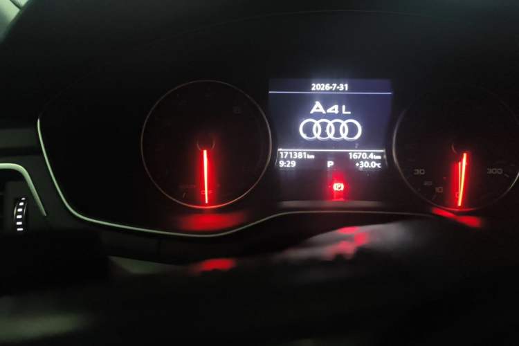 Used Audi A4L 2017 Plus 40 TFSI Ambition Model Odometer Close Up