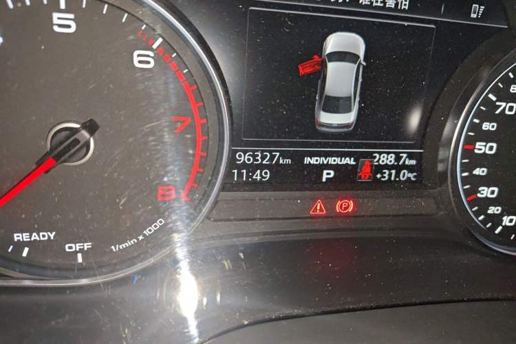 Used Audi A4L 2017 40 TFSI Style Edition Odometer Close Up