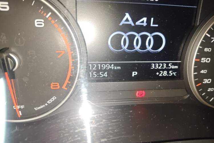 Used Audi A4L 2017 40 TFSI Ambition Edition Odometer Close Up