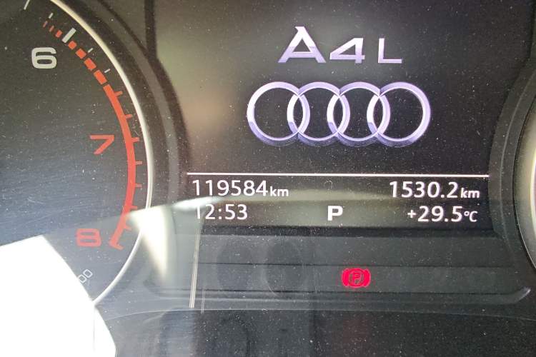 Used Audi A4L 2017 40 TFSI Ambition Edition Odometer Close Up