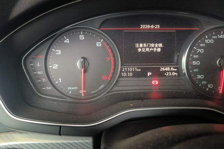 Used Audi A4L 2017 Plus 40 TFSI Fashion Model Odometer Close Up