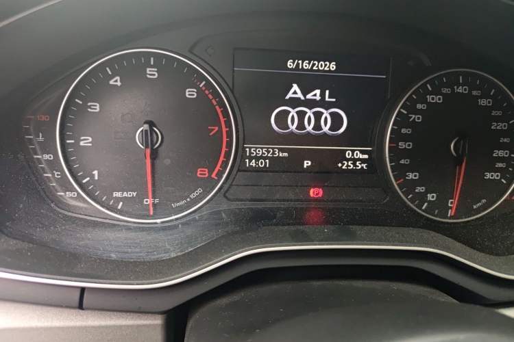 Used Audi A4L 2017 Plus 40 TFSI Ambition Model Odometer Close Up