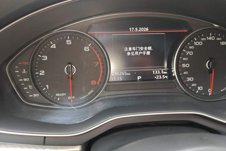 Used Audi A4L 2017 Plus 40 TFSI Fashion Model Odometer Close Up