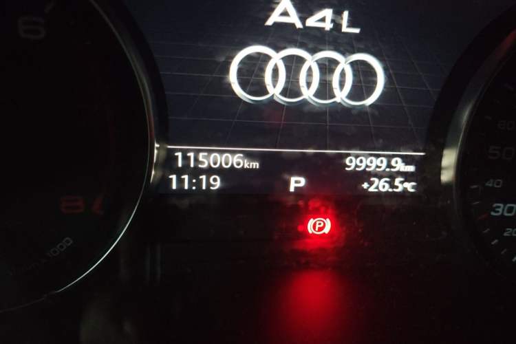 Used Audi A4L 2017 40 TFSI Fashion Model Odometer Close Up
