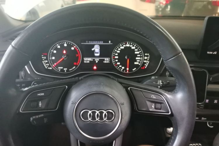 Used Audi A4L 2017 40 TFSI Ambition Edition Odometer Close Up