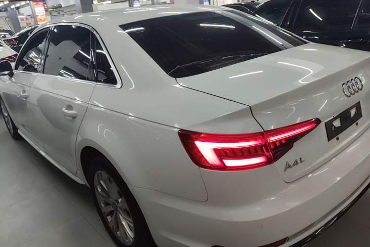 Used Audi A4L 2017 Plus 40 TFSI Ambition Model Rear Left 45 Deg