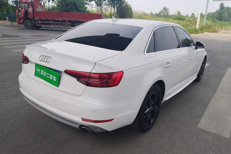 Used Audi A4L 2017 Plus 40 TFSI Fashion Model Rear Right 45 Deg