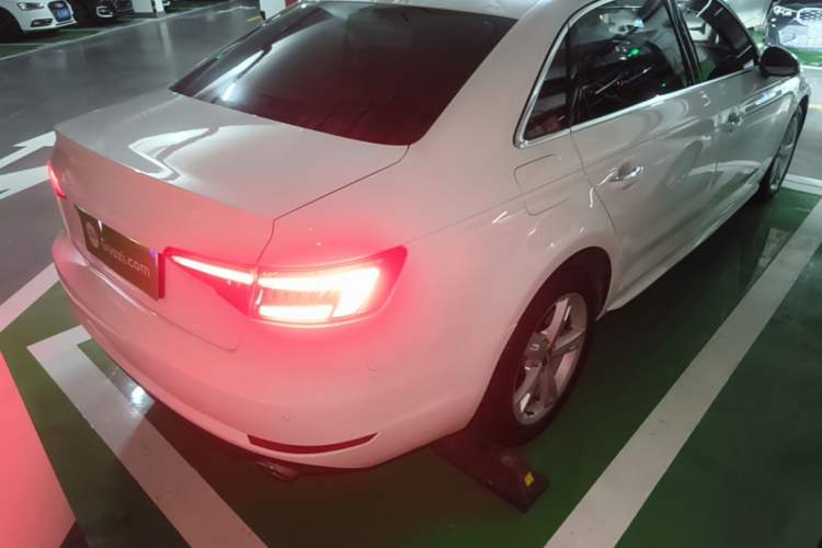 Used Audi A4L 2017 40 TFSI Fashion Model Rear Right 45 Deg