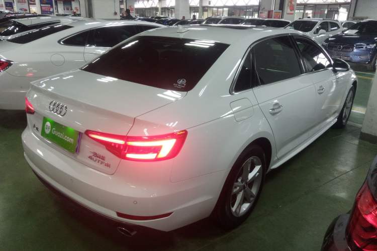 Used Audi A4L 2017 Plus 40 TFSI Fashion Model Rear Right 45 Deg
