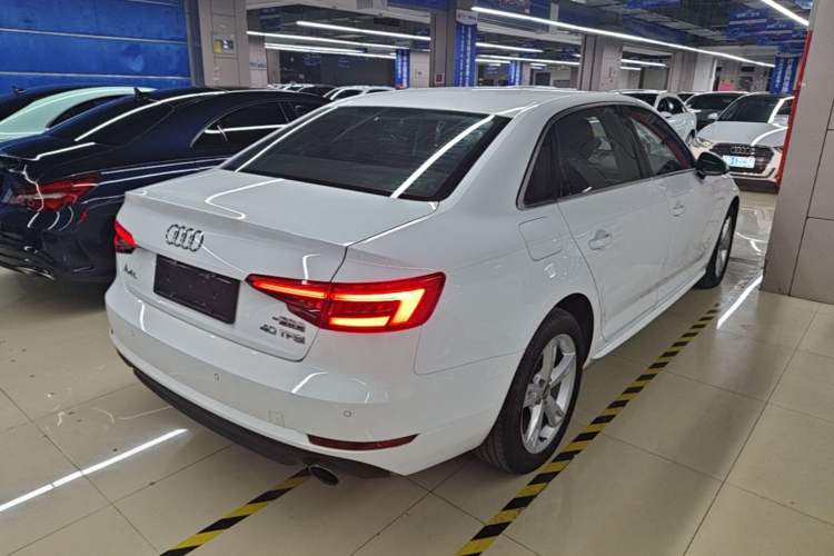 Used Audi A4L 2017 40 TFSI Ambition Edition Rear Right 45 Deg