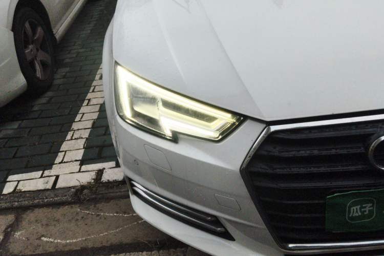 Used Audi A4L 2017 40 TFSI Fashion Model Right Front Headlight