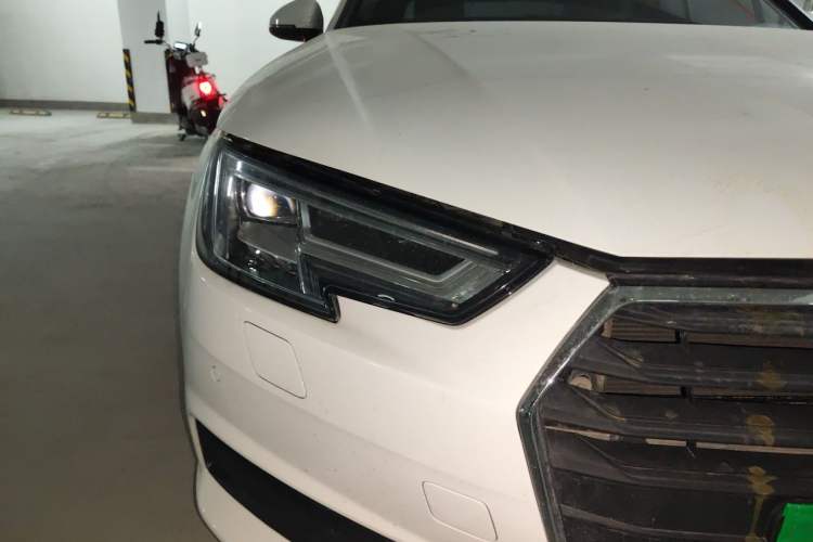 Used Audi A4L 2017 40 TFSI Fashion Model Right Front Headlight