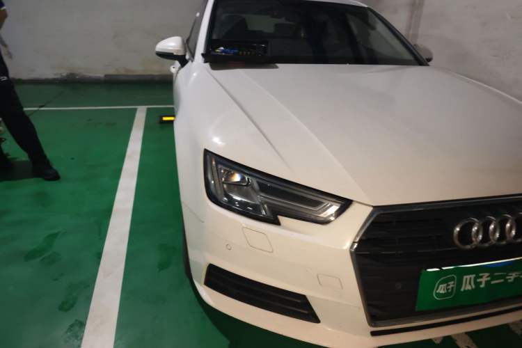 Used Audi A4L 2017 40 TFSI Fashion Model Right Front Headlight