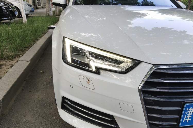 Used Audi A4L 2017 40 TFSI Fashion Model Right Front Headlight