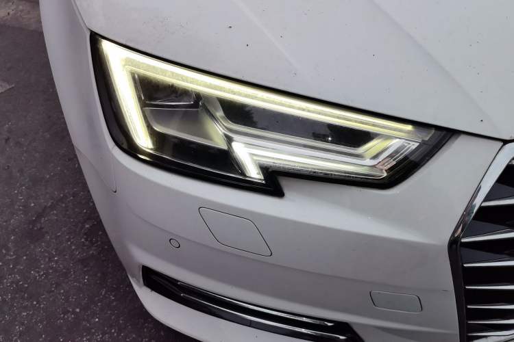 Used Audi A4L 2017 Plus 40 TFSI Fashion Model Right Front Headlight