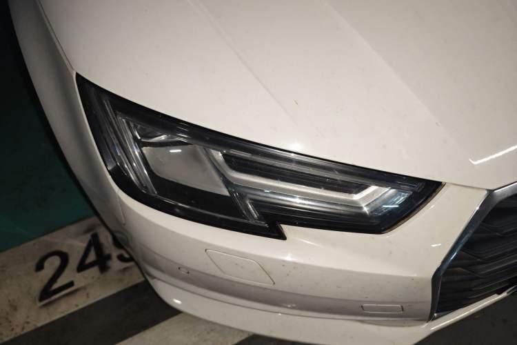 Used Audi A4L 2017 40 TFSI Fashion Model Right Front Headlight