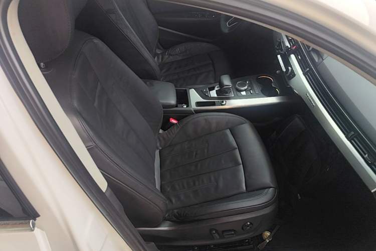 Used Audi A4L 2017 Plus 45 TFSI quattro Sport model Right Front Seat