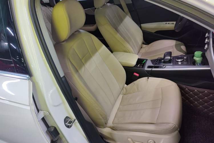 Used Audi A4L 2017 Plus 40 TFSI Fashion Model Right Front Seat