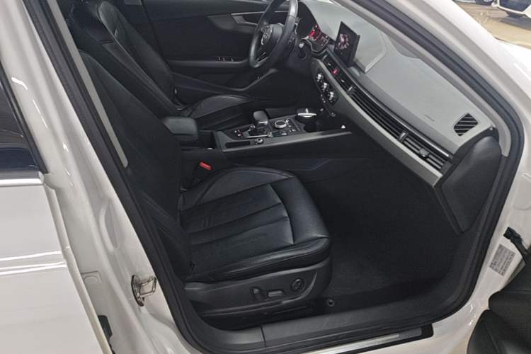 Used Audi A4L 2017 40 TFSI Ambition Edition Right Front Seat