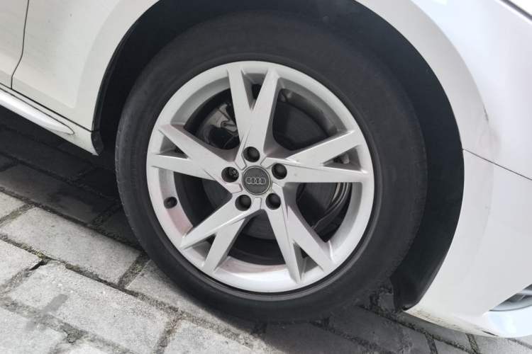 Used Audi A4L 2017 Plus 40 TFSI Ambition Model Right Front Wheel Hub