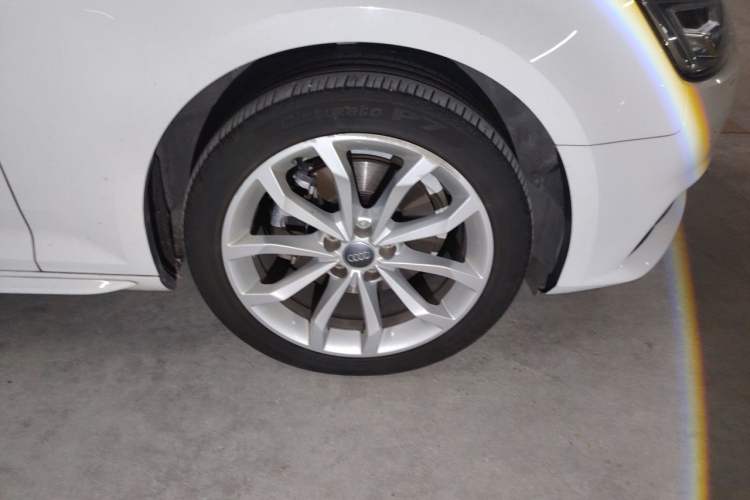 Used Audi A4L 2017 Plus 40 TFSI Style Edition Right Front Wheel Hub
