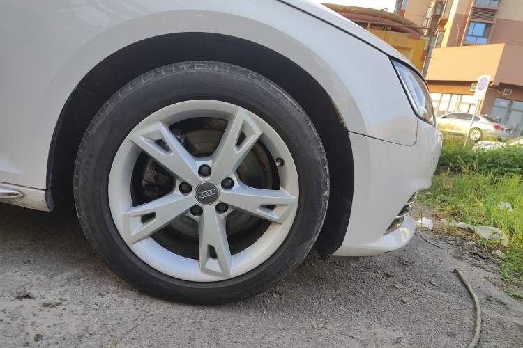 Used Audi A4L 2017 Plus 40 TFSI Ambition Model Right Front Wheel Hub