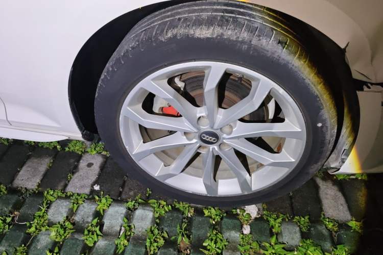 Used Audi A4L 2017 40 TFSI Ambition Edition Right Front Wheel Hub
