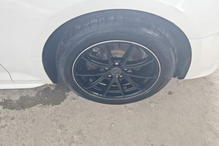 Used Audi A4L 2017 Plus 40 TFSI Fashion Model Right Front Wheel Hub