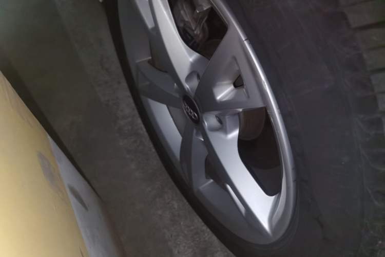 Used Audi A4L 2017 Plus 40 TFSI Fashion Model Right Front Wheel Hub