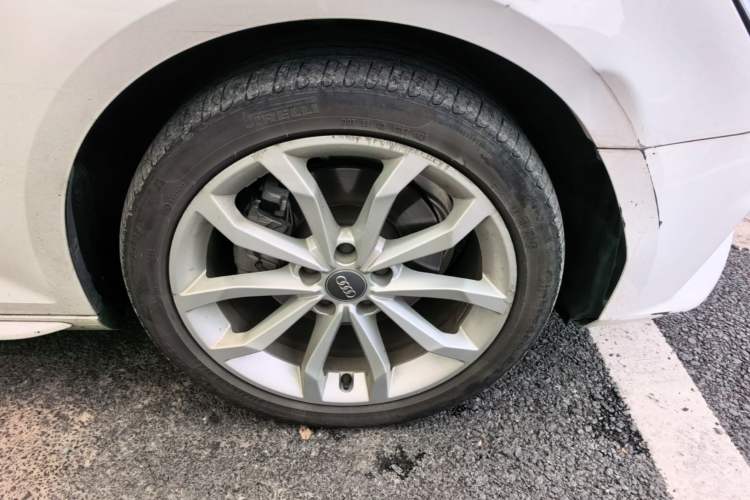 Used Audi A4L 2017 40 TFSI Style Edition Right Front Wheel Hub