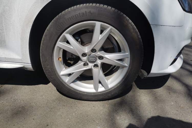 Used Audi A4L 2017 Plus 40 TFSI Ambition Model Right Front Wheel Hub