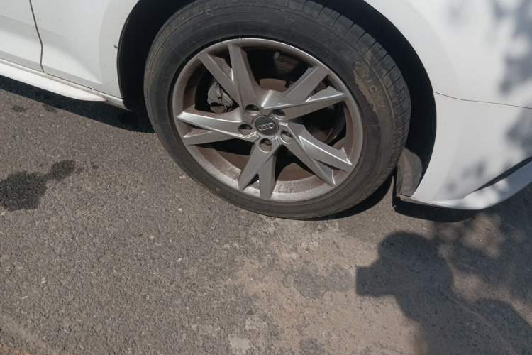 Used Audi A4L 2017 Plus 40 TFSI Ambition Model Right Front Wheel Hub