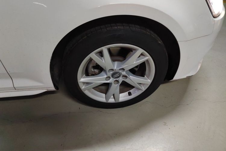 Used Audi A4L 2017 Plus 40 TFSI Ambition Model Right Front Wheel Hub