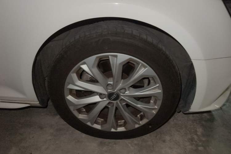 Used Audi A4L 2017 Plus 40 TFSI Ambition Model Right Front Wheel Hub