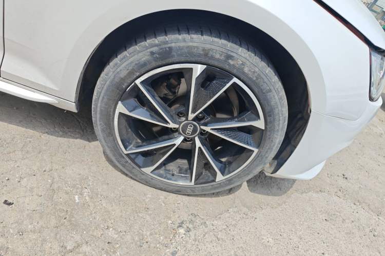 Used Audi A4L 2017 40 TFSI Ambition Edition Right Front Wheel Hub