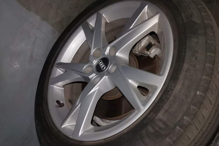 Used Audi A4L 2017 40 TFSI Ambition Edition Right Front Wheel Hub