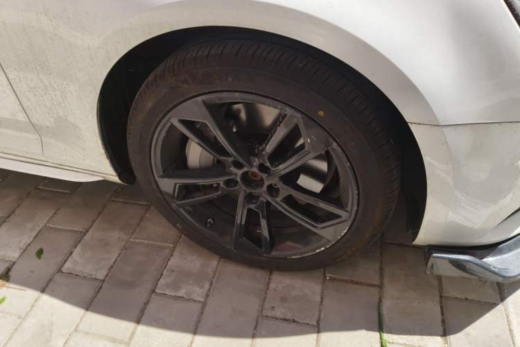 Used Audi A4L 2017 45 TFSI quattro Sport Edition Right Front Wheel Hub