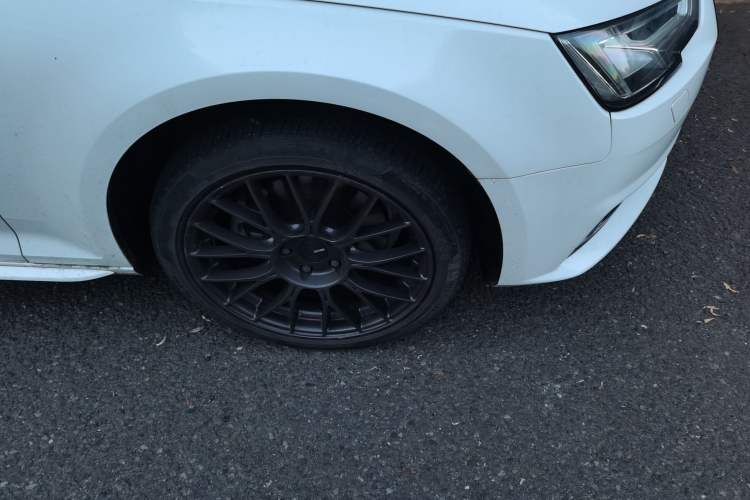 Used Audi A4L 2017 Plus 40 TFSI Ambition Model Right Front Wheel Hub