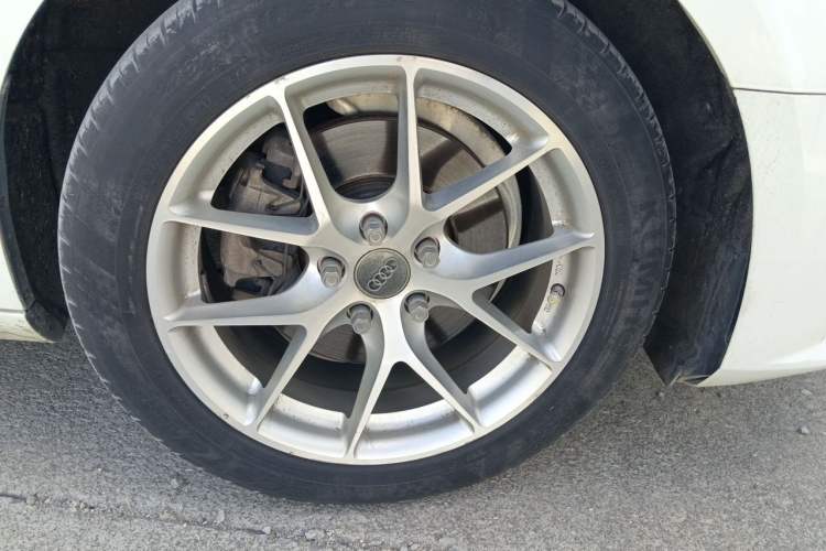 Used Audi A4L 2017 Plus 40 TFSI Ambition Model Right Front Wheel Hub