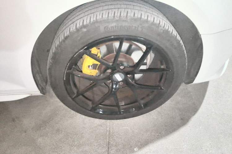 Used Audi A4L 2017 40 TFSI Sport Edition Right Front Wheel Hub