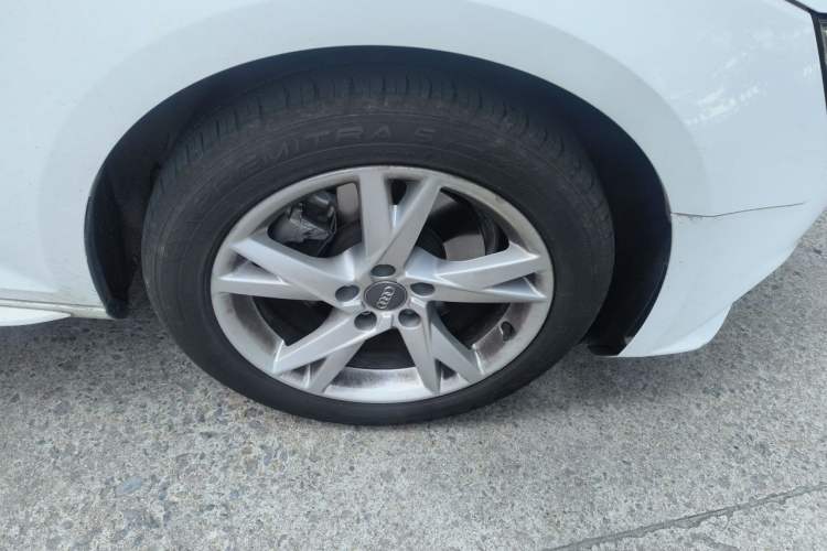 Used Audi A4L 2017 Plus 40 TFSI Ambition Model Right Front Wheel Hub