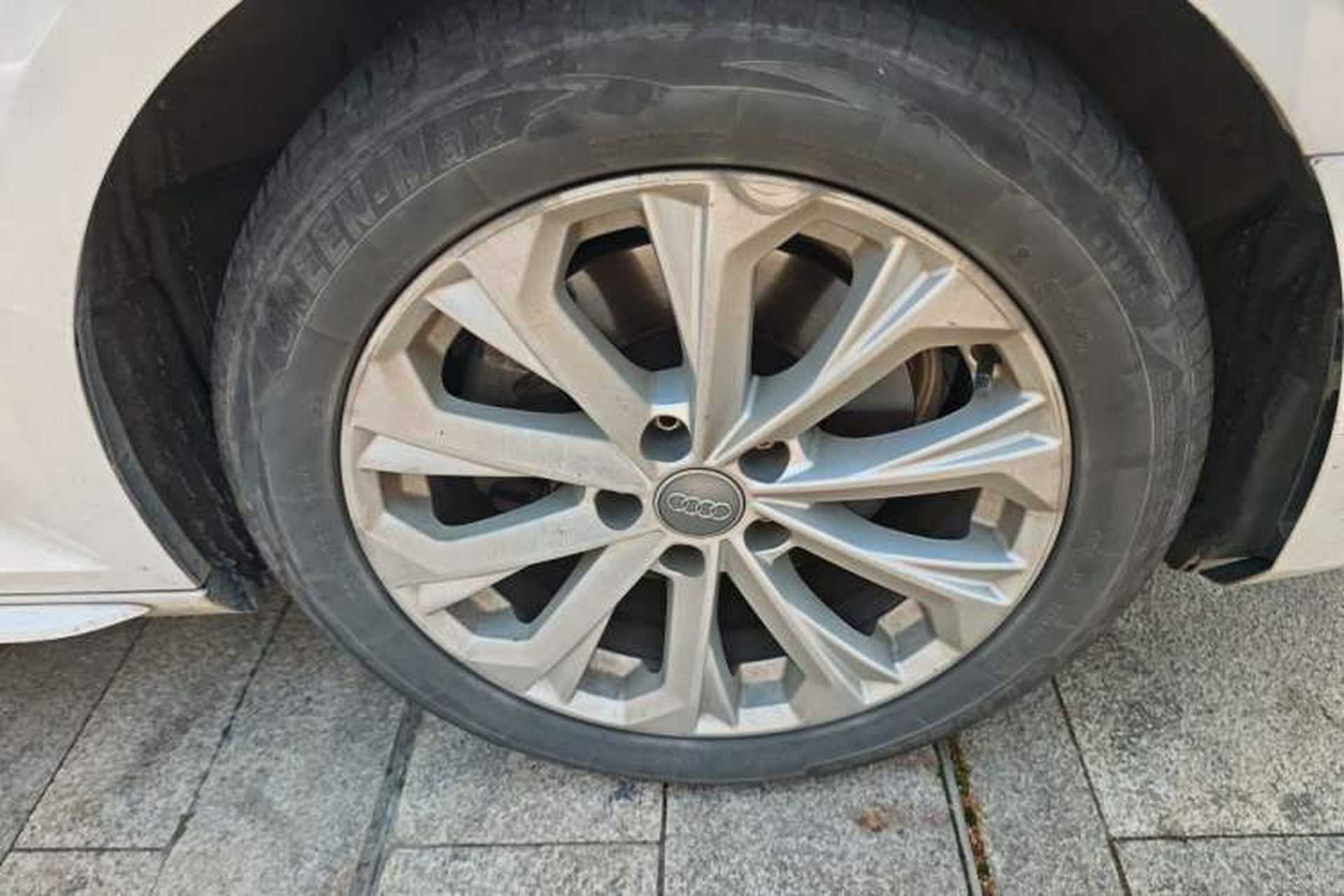 Used Audi A4L 2017 40 TFSI Ambition Edition Right Front Wheel Hub