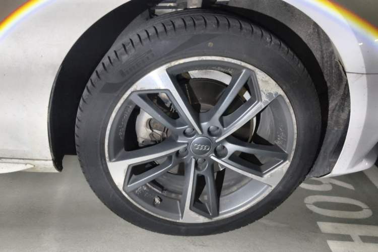 Used Audi A4L 2017 Plus 40 TFSI Ambition Model Right Front Wheel Hub