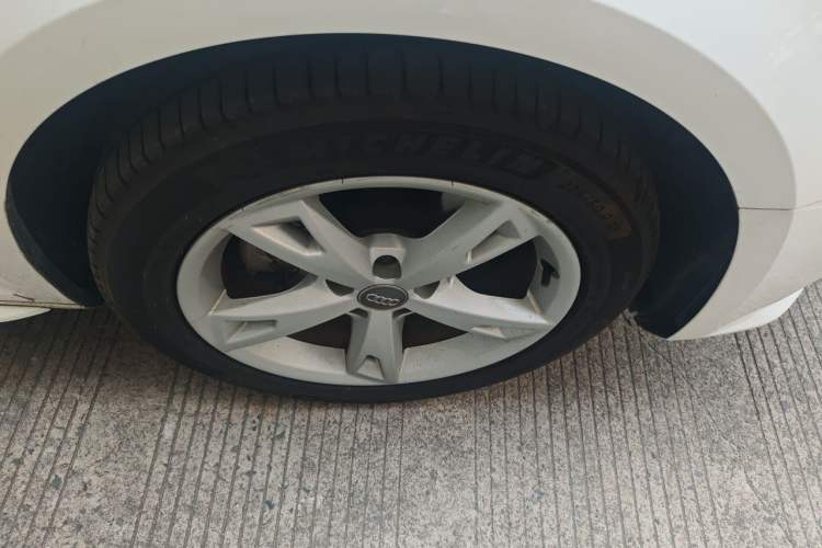 Used Audi A4L 2017 Plus 40 TFSI Ambition Model Right Front Wheel Hub